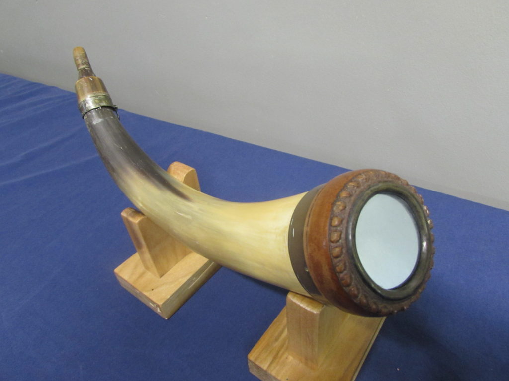 Mirror Horn